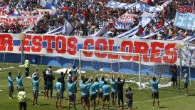 Hinchas de la UC protagonizaron concurrido "banderazo" previo al clásico con Colo Colo