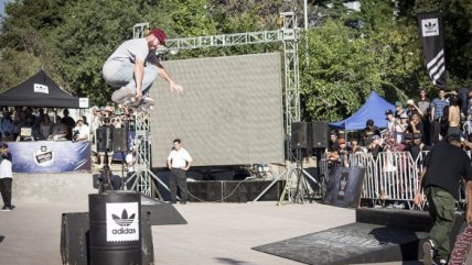 La espectacular demostración de skateboarding en el Parque Bustamante