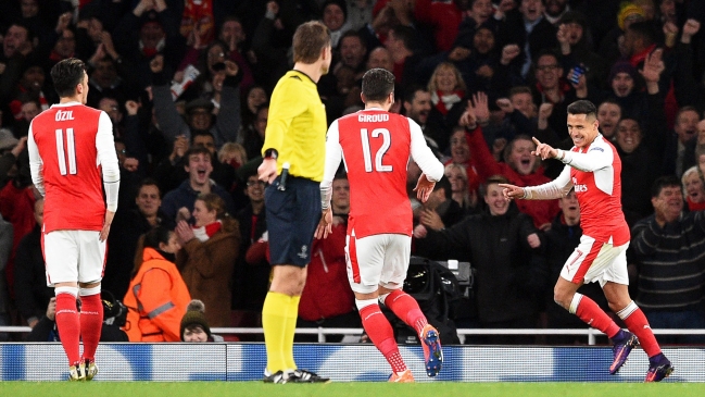 Alexis Sánchez brilló en reñido empate de Arsenal con PSG por la Liga de Campeones