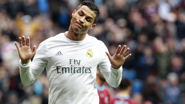 Cristiano Ronaldo y Mesut Ozil fueron blancos de denuncias sobre evasión fiscal