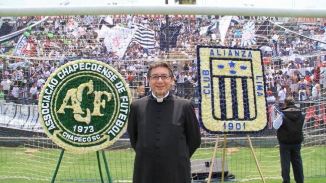 Alianza Lima conmemoró 29 años de accidente aéreo con homenaje a Chapecoense