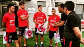 Obsequiaron libros a jugadores de la selección chilena sub 20 previo al viaje a Ecuador