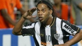 Nacional de Montevideo busca auspiciador para sumar a Ronaldinho a sus filas
