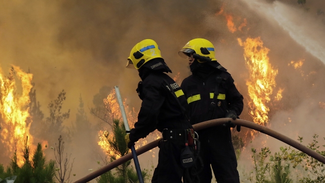 El sentido mensaje de la selección chilena a Bomberos: "Ustedes son los ídolos de verdad"