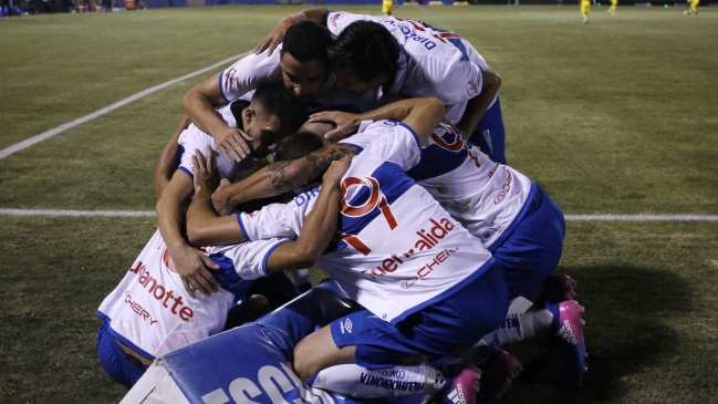 Universidad Católica sufrió para vencer a San Luis en su debut en el Torneo de Clausura