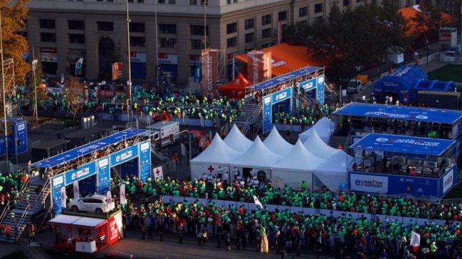 Conoce los horarios y cortes de tránsito por el Maratón de Santiago