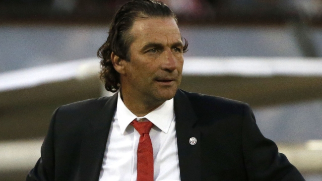 Medio español puso a Juan Antonio Pizzi como opción en FC Barcelona