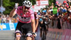 Tom Dumoulin ganó la decimocuarta etapa y reforzó su liderato en el Giro