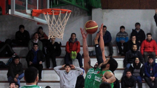 Deportes Castro consolidó su alza tras superar a un rival directo en la Liga Saesa