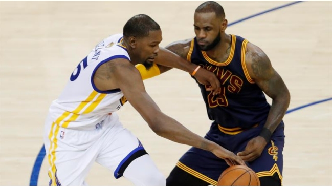 James tras la derrota ante Warriors: La diferencia fue Durant y su defensa