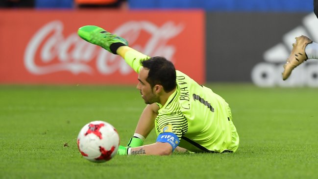 Claudio Bravo fue elegido el mejor arquero de la Copa Confederaciones