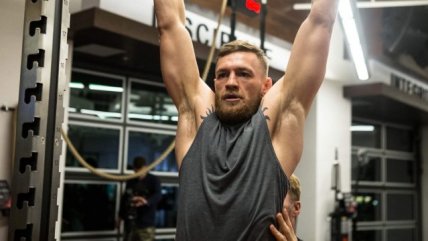 El duro entrenamiento de Conor McGregor para enfrentar a Floyd Mayweather