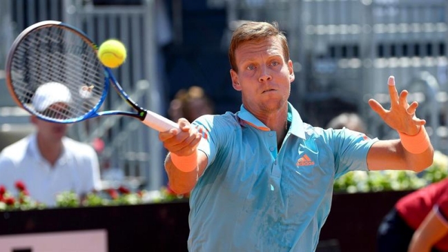 Tomas Berdych mantuvo su paso firme en Los Cabos y avanzó a semifinales