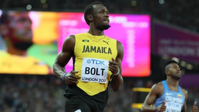 Usain Bolt clasificó sin problemas a semifinales de los 100 metros del Mundial
