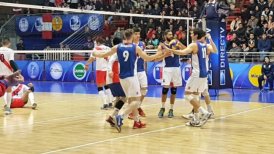 Chile debutó con sólido triunfo sobre Perú en el Sudamericano de Voleibol