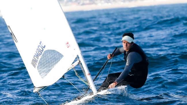 Velerista Clemente Seguel anotó triunfo parcial en el Mundial Juvenil de Sunfish