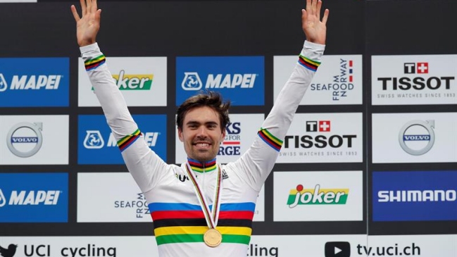 Dumoulin, ganador del Giro de Italia, finalizó su temporada por enfermedad