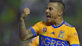 Eduardo Vargas dejó con vida a Tigres en los play-offs mexicanos