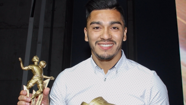 Lorenzo Reyes ganó el Botín de Oro en los Premios El Gráfico y Jorge Valdivia fue el más galardonado