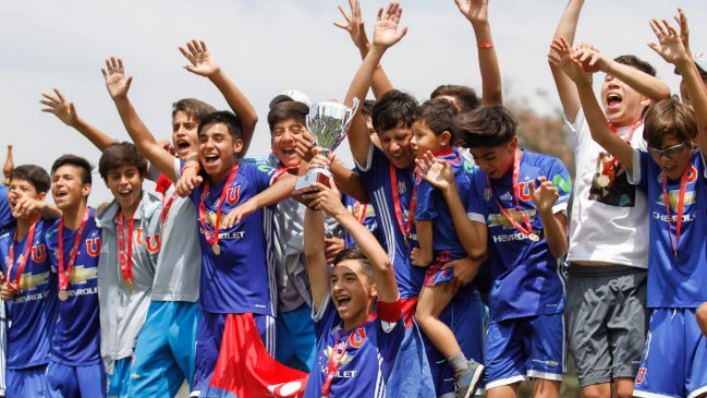 Universidad de Chile derrotó a Colo Colo y se coronó campeón sub 13 del fútbol chileno