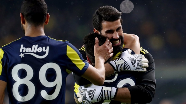 Fenerbahce logró un valioso triunfo y sigue a la caza del líder en la Superliga turca