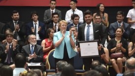 Presidenta Bachelet entregó Premio Nacional del Deporte a Pablo Quintanilla