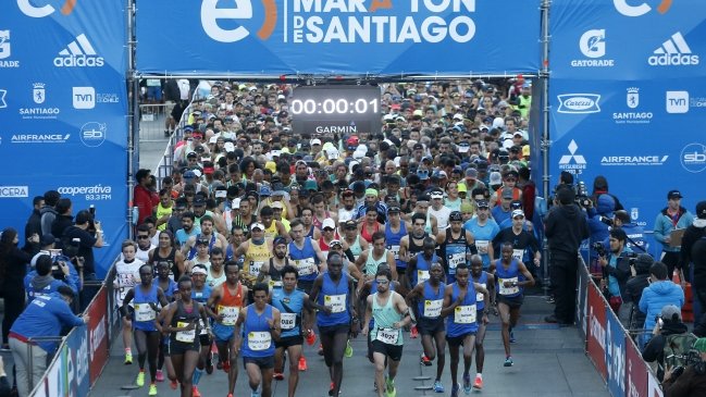 Maratón de Santiago realizó primer "Encuentro con la Ciudad"