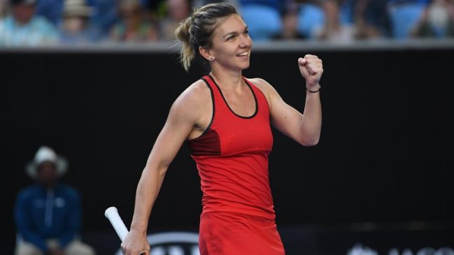 Simona Halep se instaló en cuartos de final del Abierto de Australia tras vencer a Naomi Osaka