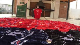 Carabineros incautó camisetas falsificadas de Manchester United con el nombre de Alexis