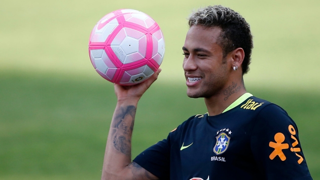 Neymar ofrece en subasta "una experiencia inolvidable" con él para caridad