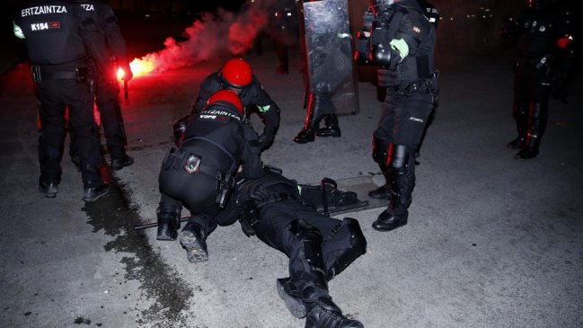Un policía murió entre los enfrentamientos de barristas de Athletic Bilbao y Spartak Moscú