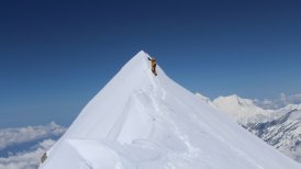 Montañista Juan Pablo Mohr recibe apoyo para subir a la cumbre del Dhaulagiri
