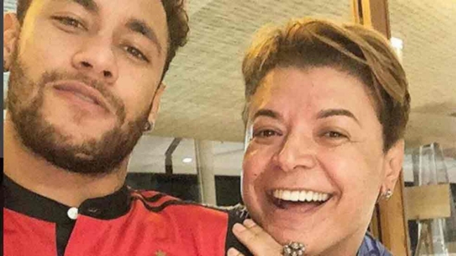 Neymar volvió a causar polémica al lucir camiseta de Flamengo