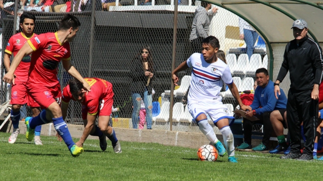 Santa Cruz igualó con Independiente de Cauquenes en el inicio de la Segunda División