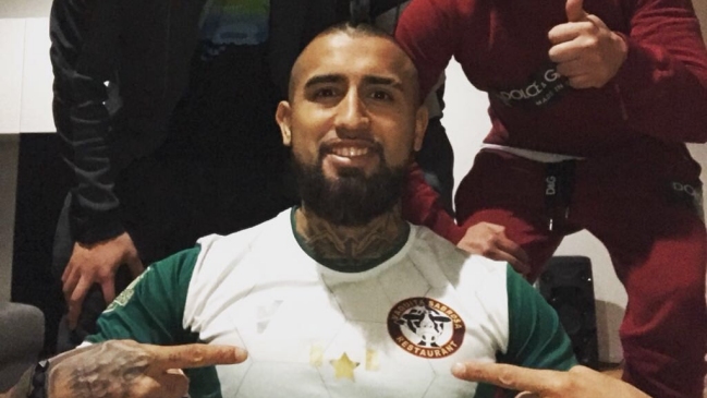 La especial atención de Arturo Vidal y Rodelindo Román a mujeres, niños y adultos mayores