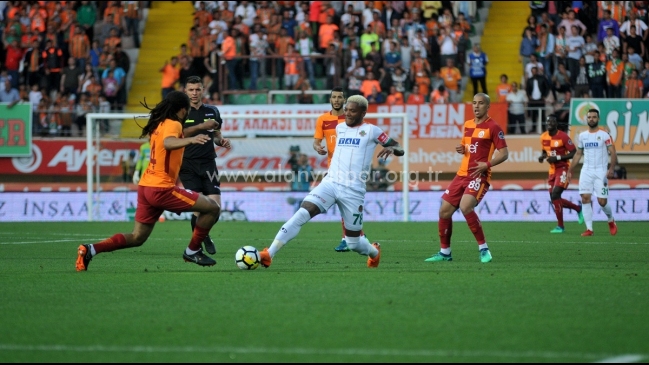 Junior Fernandes anotó en derrota de Alanyaspor frente a Galatasaray