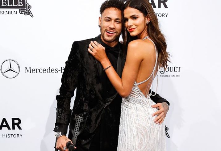 Fotos Nuevo Topless De La Novia De Neymar Impacta En Instagram Alairelibre Cl