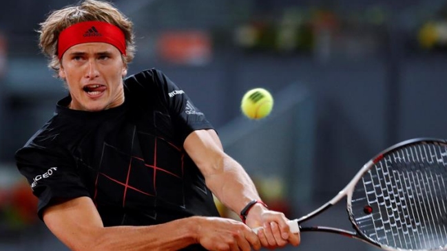 Alexander Zverev tumbó a Evgeny Donskoy y se instaló en octavos de final en Madrid