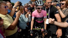 Simon Yates mantuvo la "maglia rosa", pero redujo su ventaja como líder del Giro