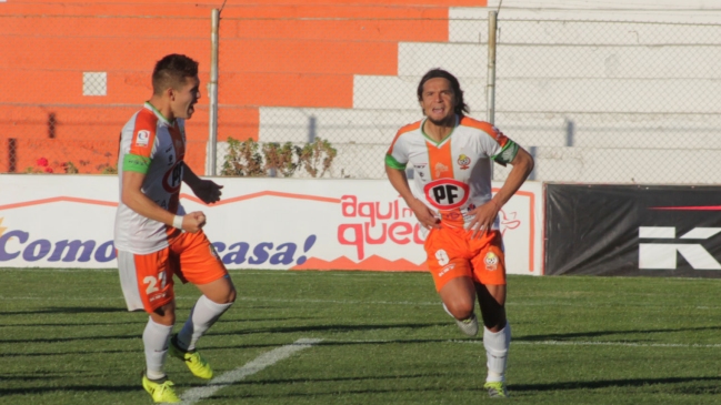 Cobresal venció a Santiago Wanderers y afianzó su liderato en la Primera B