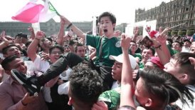 ¡Coreano, hermano, ya eres mexicano!: Hinchas aztecas festejaron los goles que sufrió Alemania ante Corea del Sur
