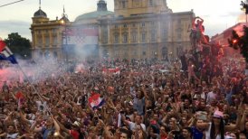 [Videos] ¡Puro orgullo! Así fue el masivo recibimiento de la selección de Croacia en Zagreb