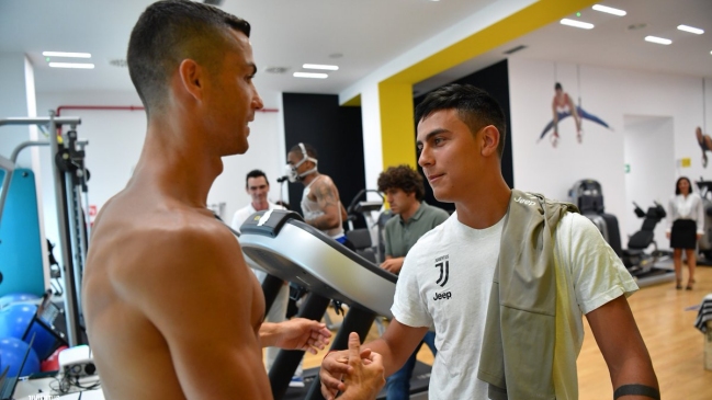Cristiano Ronaldo pasó exámenes médicos y compartió con sus nuevos compañeros