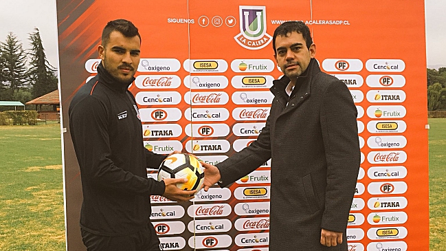 Unión La Calera zanjó polémica y le regaló un balón a Josepablo Monreal