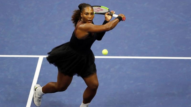 Serena Williams avanzó a tercera ronda y enfrentará a su hermana Venus en el US Open
