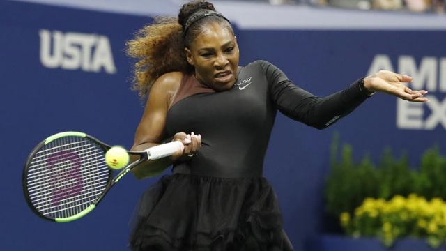 Serena Williams apabulló a su hermana Venus y se metió en octavos del US Open