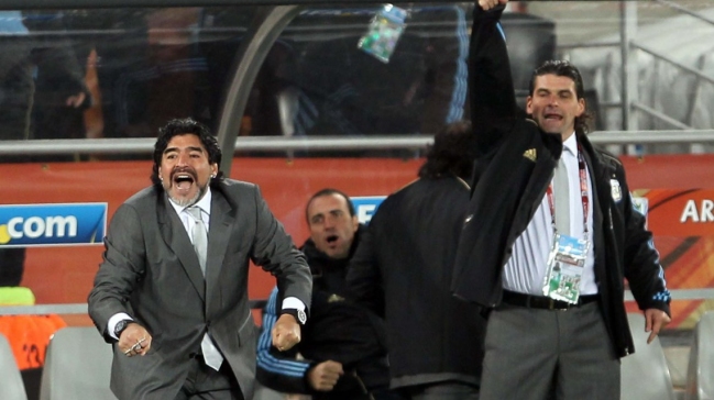 Maradona las emprendió contra su ex ayudante por críticas a Messi