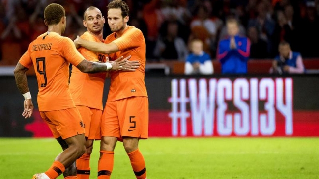 Holanda remontó para vencer a la mundialista Perú en Amsterdam
