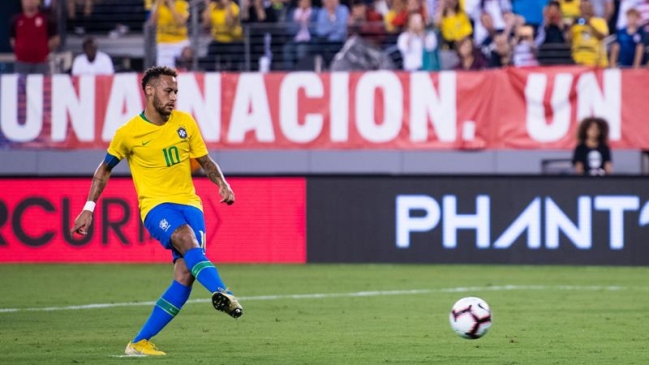 Brasil exhibió su dominio ante Estados Unidos con goles de Firmino y Neymar
