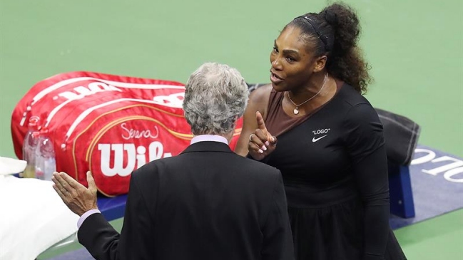 Serena Williams buscaba la gloria y dio la imagen más lamentable de su carrera